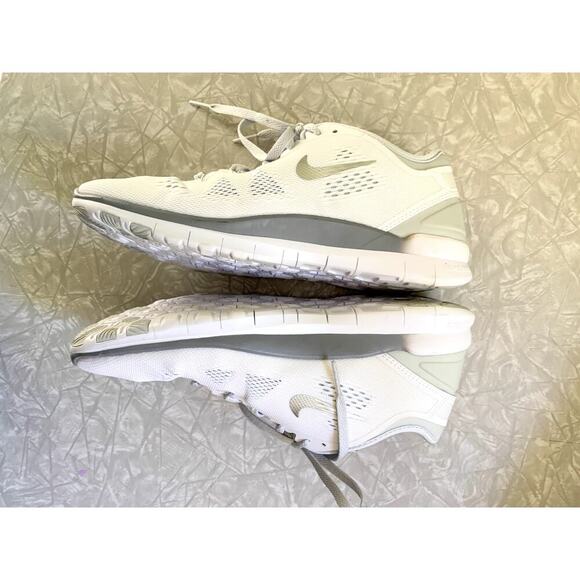Like New Nike Free White TR Fit 5 Athletic Training Shoes Sneakers Size 8 - Picture 6 of 13